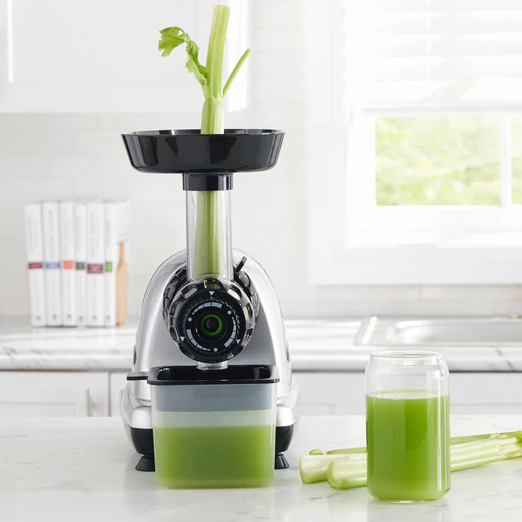 Omega MM900HDS High Yield Slow Masticating Medical Juicer with Adjustable Dial, 200W(Brand New)